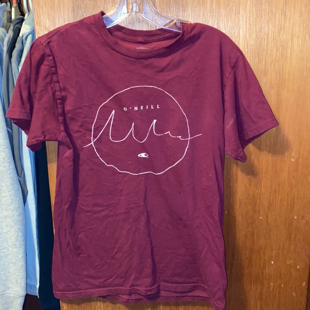 Maroon tshirt